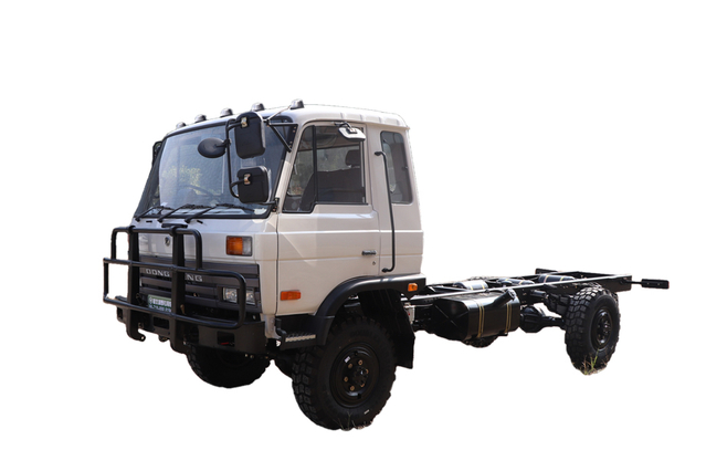 4*4东风EQ2070军车底盘改装液压尾板车_四驱越野专用车卸货举升车_190马力电动升降尾板