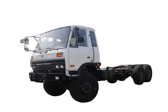 190马力国四EQ2102G越野罐车底盘_六驱245尖头140专用运输车_6×6东风经典210马力长头军车载货运兵车二类平台