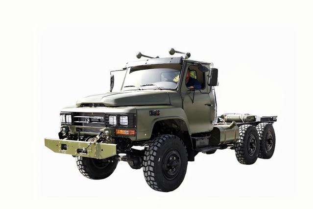 经典EQ2082底盘25Y小钢炮_东风240越野卡车170马力尖头_6*6专用车2.5吨底盘