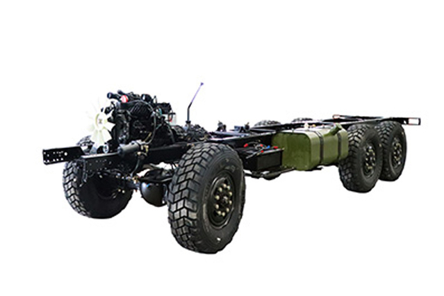 EQ2100E6D/EQ2102越野专用卡车三类底盘_245/246六驱140运输车_6×6东风经典190马力军车载货车底盘