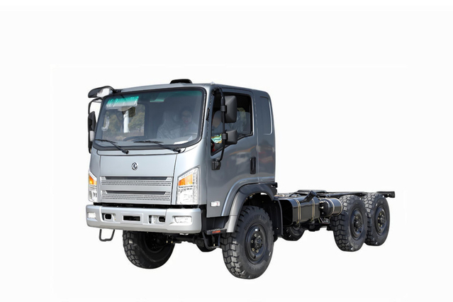  EQ2082越野卡车地盘改装_东风六驱平头“山猫”越野小卡配置_6*6“山猫”专用车底盘