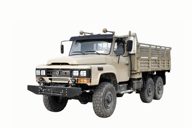 2.5吨小钢炮EQ2082越野专用卡车_东风六驱尖头240载货170马力_6*6经典25Y工程运输车