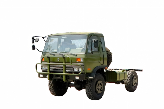 东风EQ2070排半145运兵车底盘_4×4越野专用车3.5吨小钢炮出口_190马力四驱卡车定制
