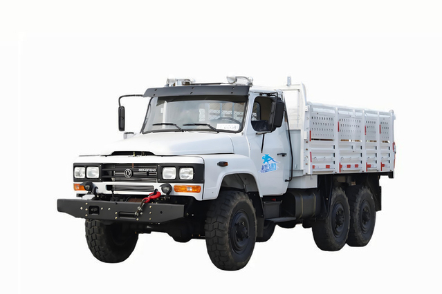 2.5吨小钢炮长头EQ2082越野专用卡车_东风六驱240载货170马力_6*6经典25Y工程运输车