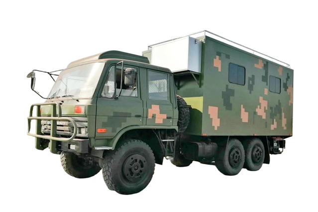 带顶置空调190/210马力EQ2102N双排越野专用野外移动厕所销售价格_六驱246平头153野外施工应急救援户外营地偏远作业厂家_6×6东风经典军车载货运兵车配置