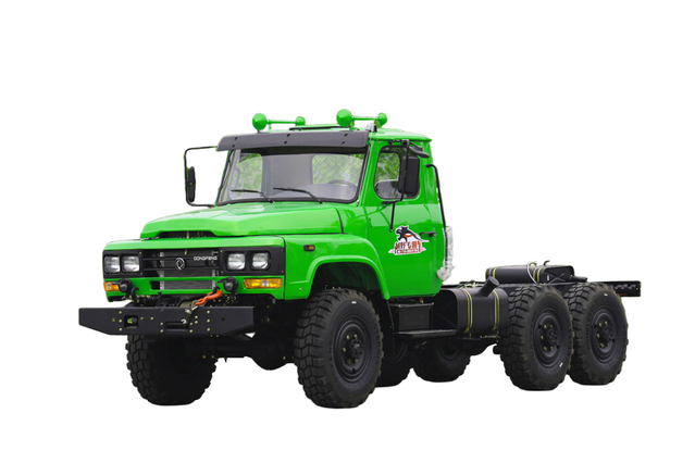  六驱EQ2082底盘改装报价_东风240越野卡车170马力厂家定制配置_6*6经典25Y专用车底盘电话