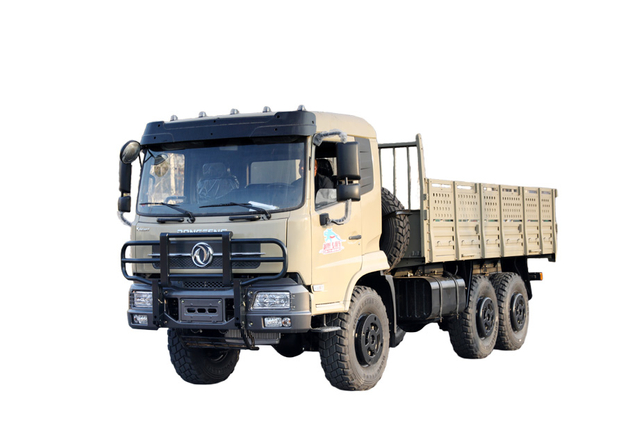 190/210马力EQ2102G越野专用卡车厂家_可拆卸篷布篷杆定制六驱245平头153运输车配置_6×6东风经典军车载货运兵车康明斯/潍柴价格销售电话